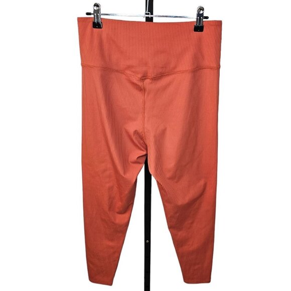 Girlfriend Collective Ribbed High Rise Crop Leggings  Size Large - Picture 3 of 8